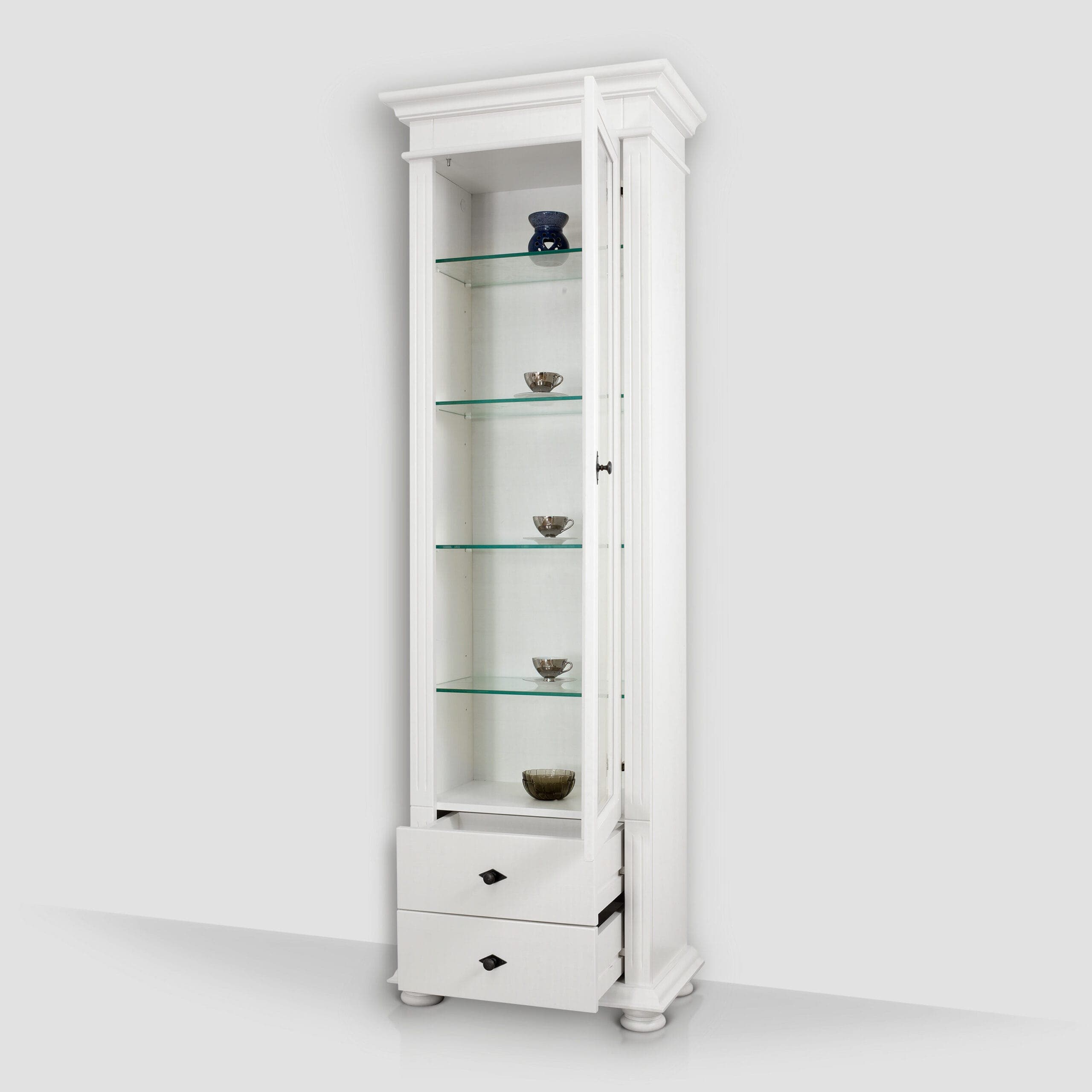 Vitrine Skagen mittelgroß mit Blende und Schubladen