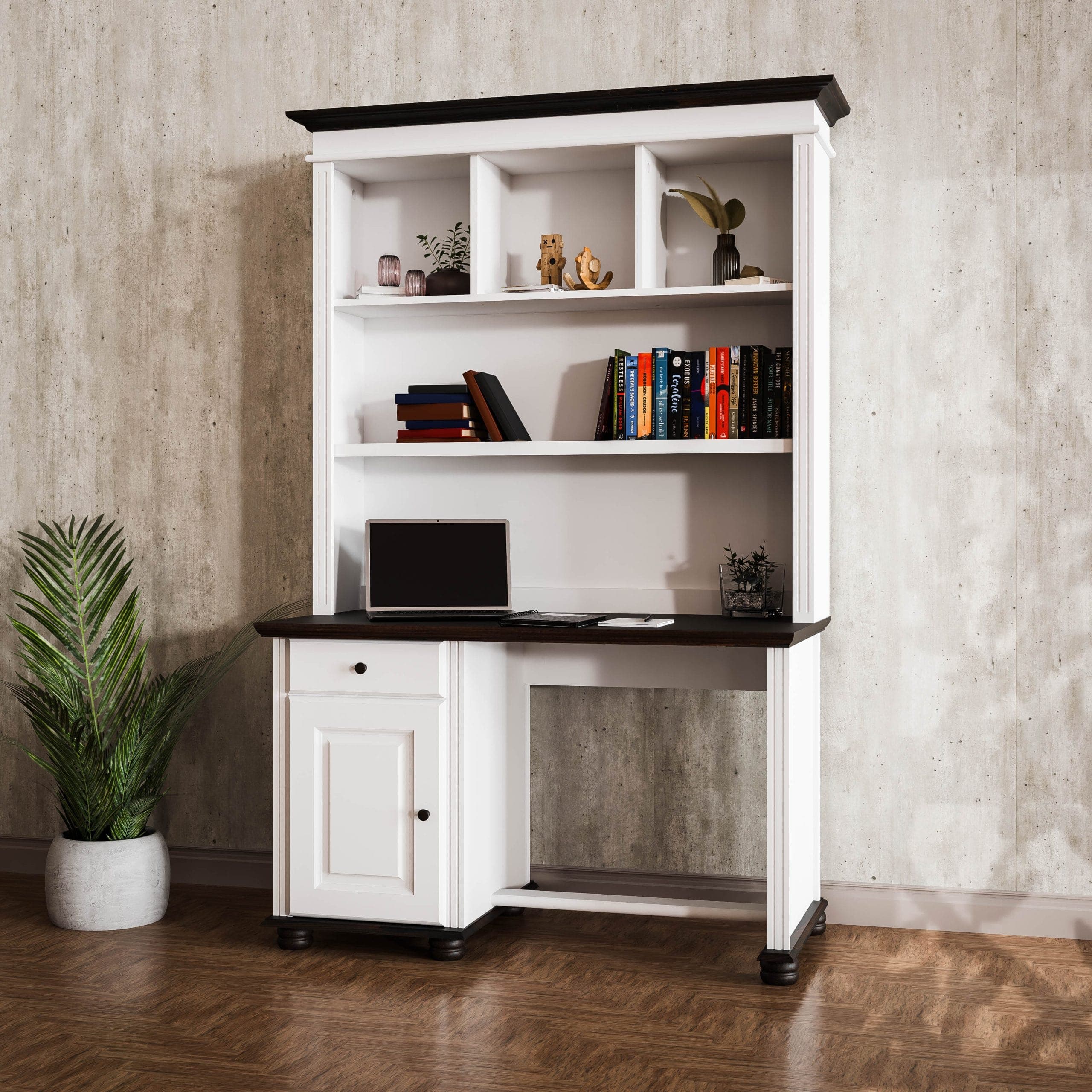 Schreibtisch mit Regal Nordby aus Massivholz fürs Homeoffice