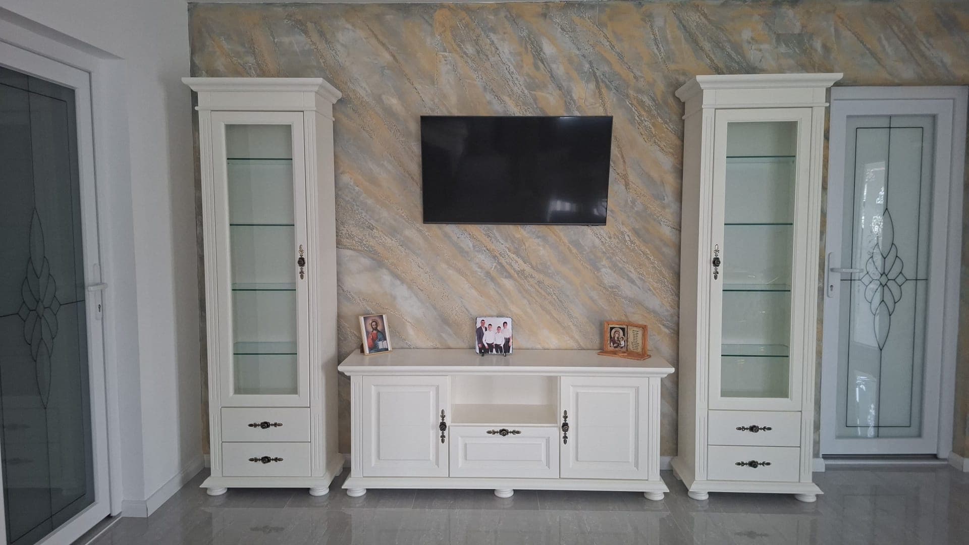 Wohnzimmer-Set Skagen 7 aus Massivholz mit TV-Kommode