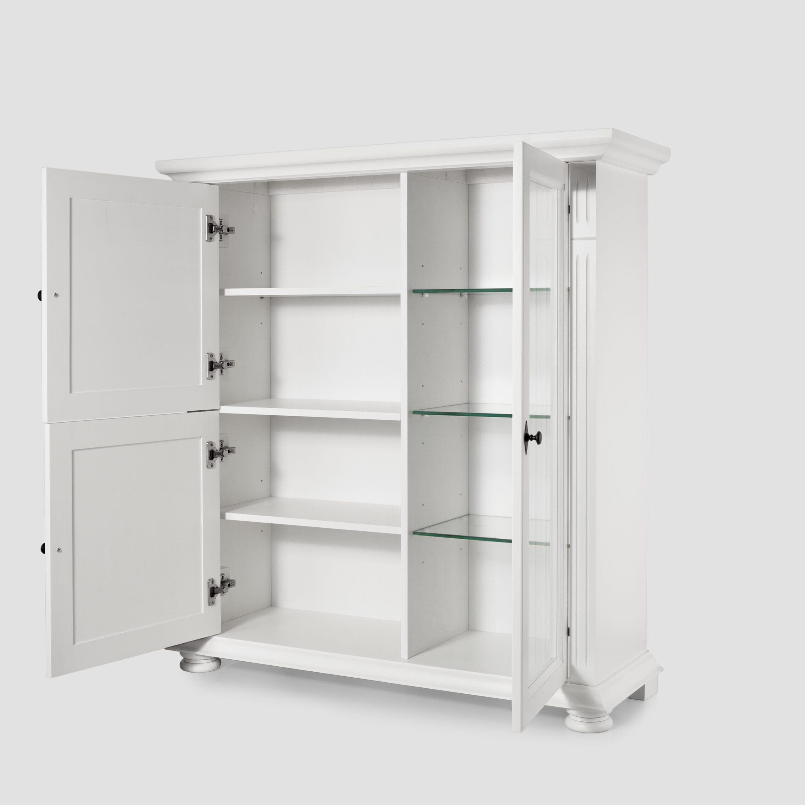 Kommode „Skagen“ mit Vitrine aus Massivholz und Glasablagen