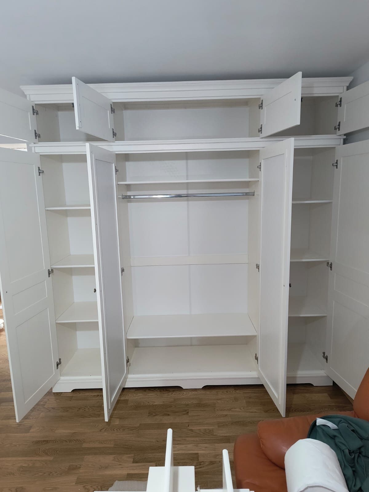 4-türiger, stapelbarer Massivholzschrank „Linnea“